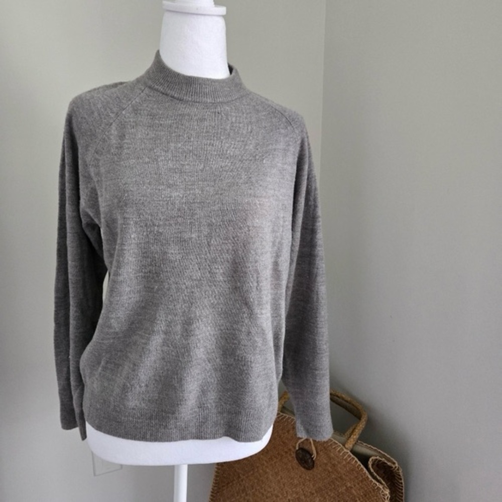 Gray Womens Sweater  No Label